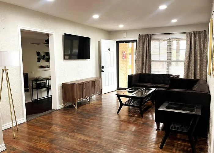 Spacious Lawton Escape With Game Room Near Fort Sill Sleeps 6