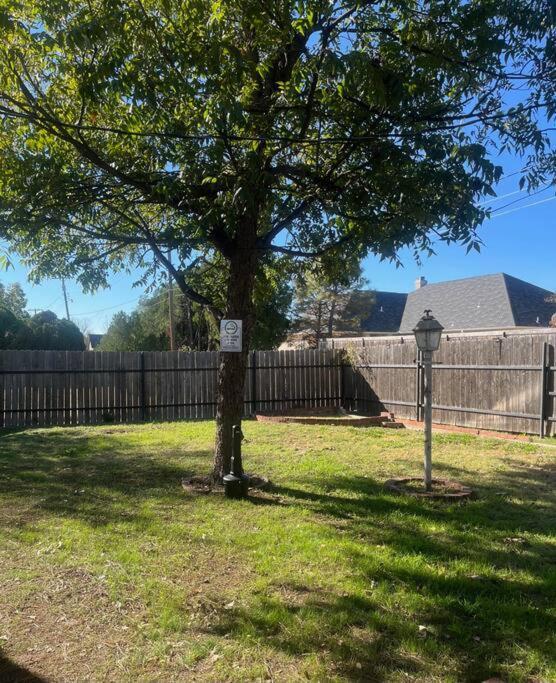 Spacious Escape With Game Near Sill Sleeps 6 Hébergement de vacances Lawton