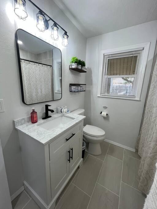 Spacious Escape With Game Near Sill Sleeps 6 Lawton